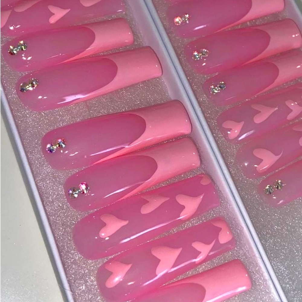 Pink French tip medium press on nails